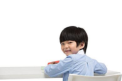 奇幻冒险ARPG《法术大师：传奇》2月17日Steam发售